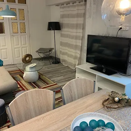 Airport16 Bed & Breakfast