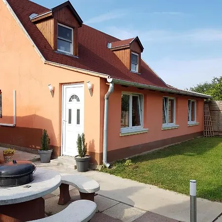 Airport16 Bed & Breakfast Vecses